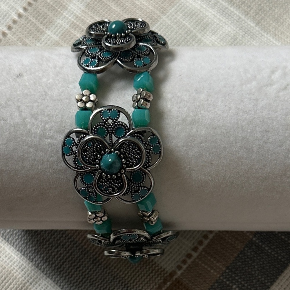 Floral Silver and Turquoise Bracelet